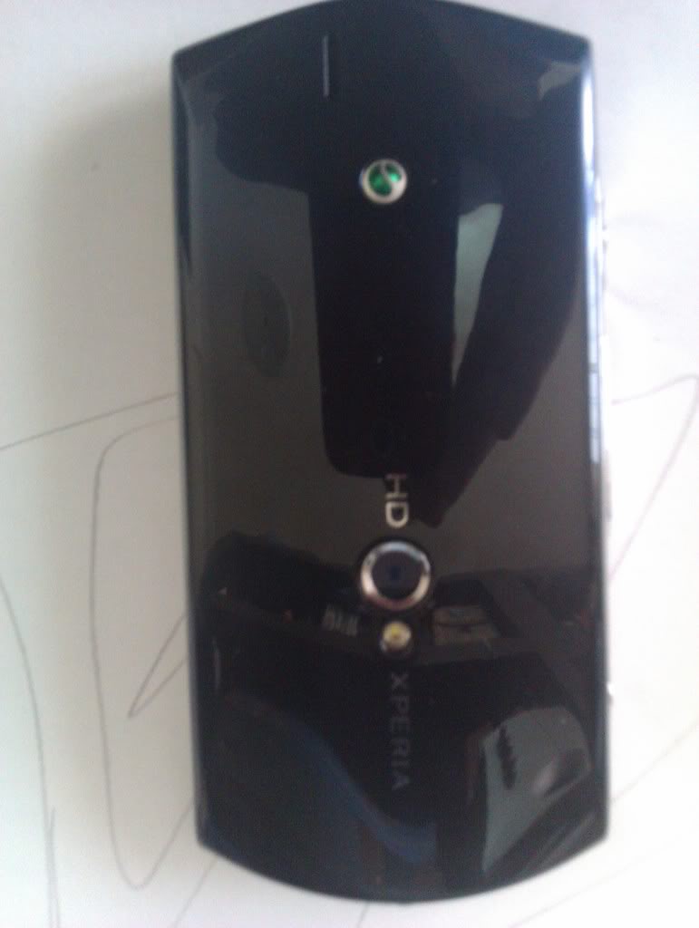 Sony Ericsson Xperia Neo trasera.jpg