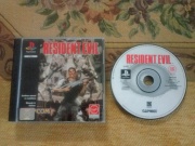 Resident Evil (PlayStation) Fotografía caja PAL y disco.jpg