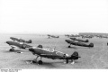Bundesarchiv Bild 101I-379-0015-18, Flugzeuge Messerschmitt Me 109 auf Flugplatz.jpg