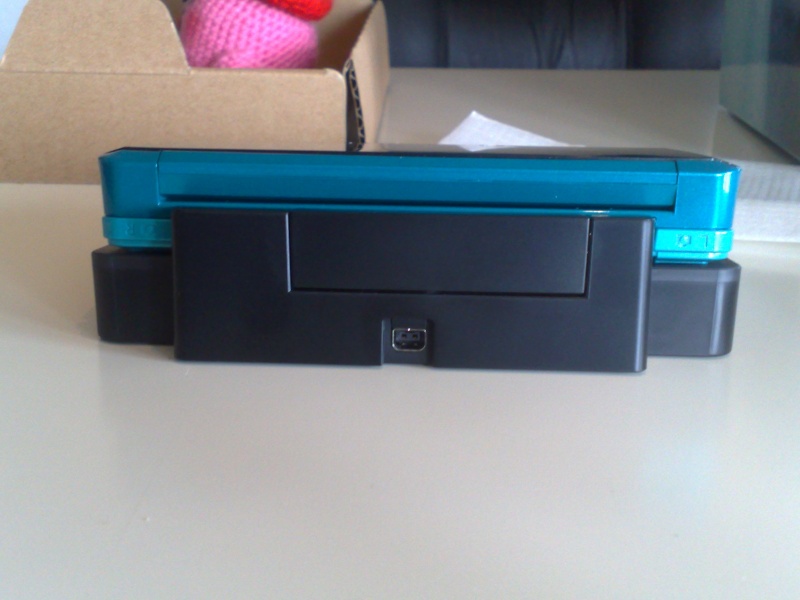 Archivo:Unboxing 3DS capitanquartz43.jpg