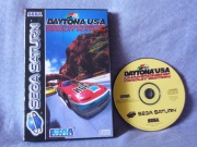 Daytona USA Championship Circuit Edition (Saturn Pal) fotografia caratula delantera y disco.jpg