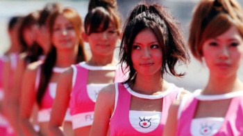 Formula1 - 15 Japon Pit babes.jpg