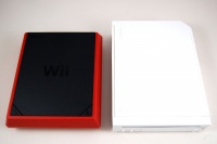 Wii mini y Wii.jpg
