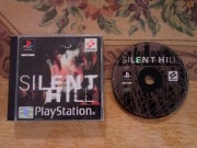 Silent Hill playstation fotografia caja vista delantera y disco.jpg
