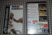 NBA Live 97 (Saturn Pal) fotografia caratula trasera y manual.png