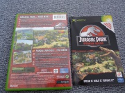 Jurassic Park Operation Genesis (Xbox) fotografia caratula trasera y manual.jpg