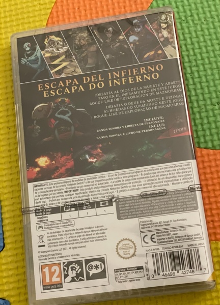 Archivo:Hades detras.jpeg